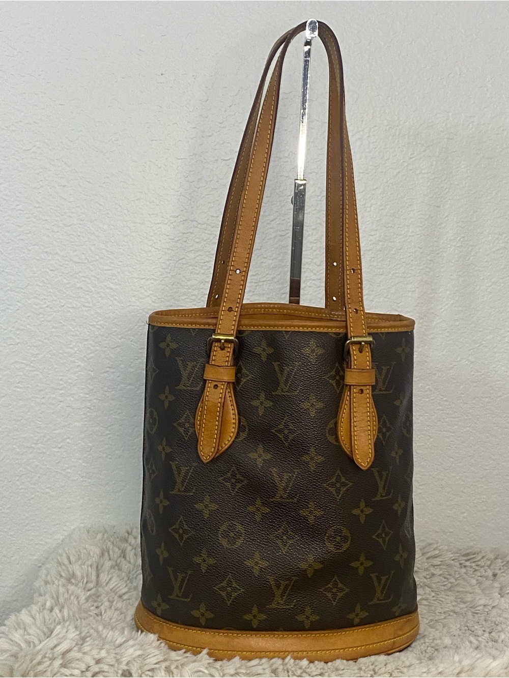 Louis Vuitton Monogram Vintage PM Bucket Bag in Brown and Tan Leather - Picture 2 of 16